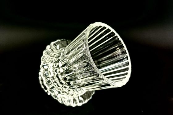 Round Base Modern Candle Holders With Sleek And Modern Design